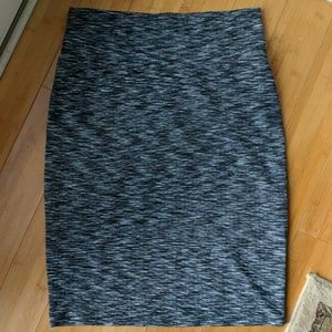 Large LuLaRoe grey patterned Cassie pencil skirt